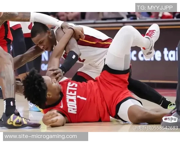 小米切尔缺席三场季前赛后重返赛场希罗与罗齐尔仍未合练