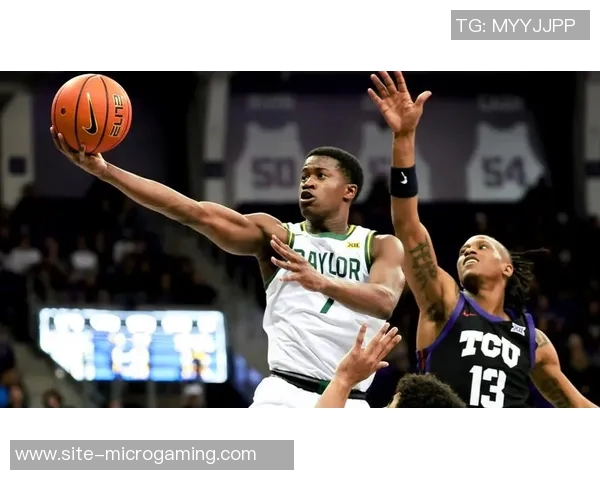 年轻无畏VJ埃奇库姆氮气加速满弓滑翔炸扣震撼全场